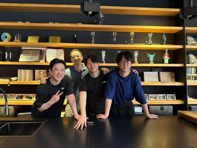 剑星制作人超多礼物！梦幻联动！冯骥杨奇和金亨泰合影留念j9九游真人游戏第一平台黑猴和伊芙会有联动嘛！游科送(图5)